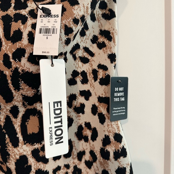 Express LIMITED EDITION BODY CONTOUR LEOPARD PRINT MINI SWEATER DRES - Picture 4 of 5